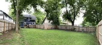 She's back! Indy's BlueBarn near Midtown! Entire house/Pets Allowed!