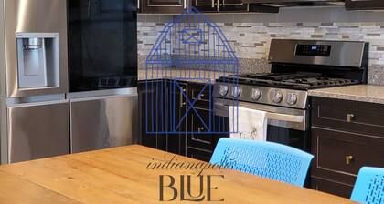 She's back! Indy's BlueBarn near Midtown! Entire house/Pets Allowed!