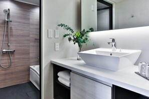 Amenidades de baño ecológicas, secadora de cabello, batas, pantuflas 