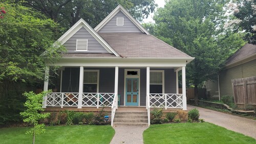 Higbee-talo, poissa kotoa ja sitten jotkut.