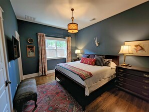 4 habitaciones, tabla de planchar con plancha y cuna de viaje 