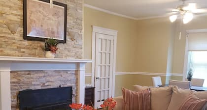 The Flat at Philmont Avenue APT at Eden Park Inn