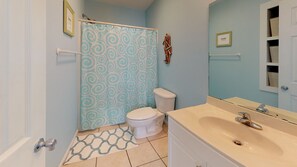 Bathtub, toilet paper - Community pool and private beach access (Surf City)