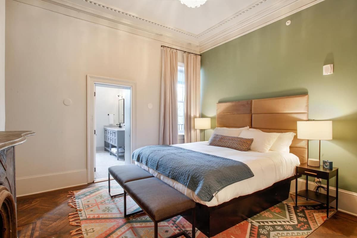 1 bedroom, individually decorated, individually furnished