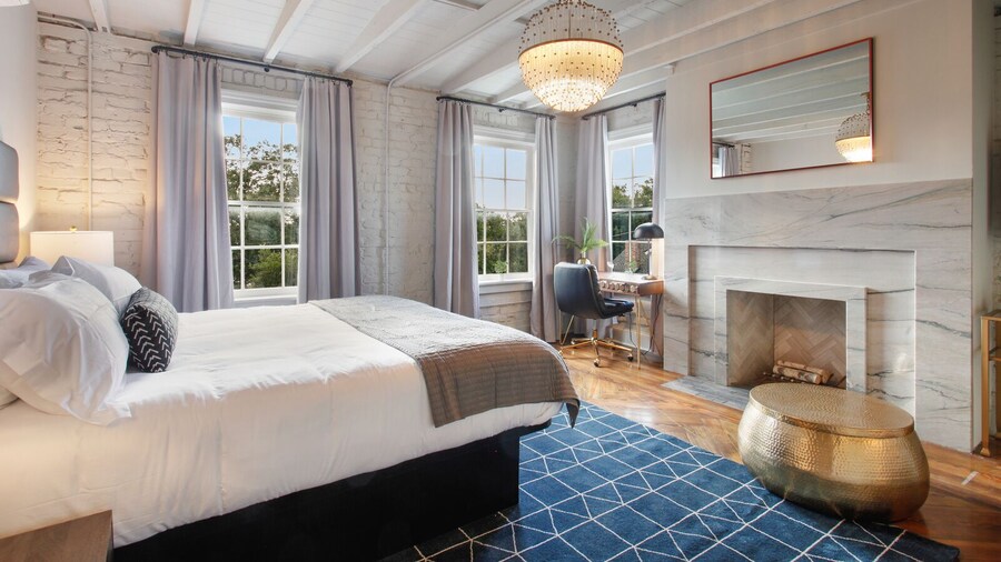 The Present Hotel