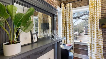 1 habitación, decoración personalizada y muebles diferentes