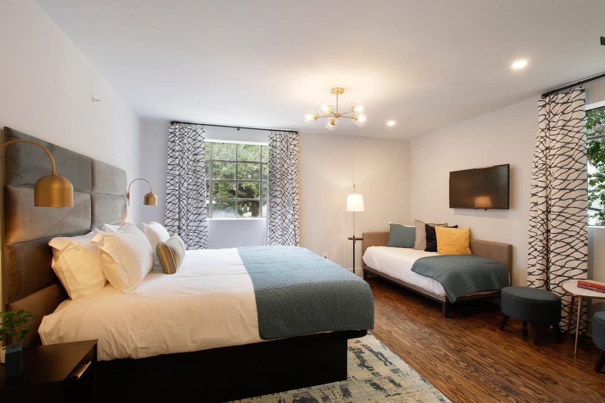1 bedroom, iron/ironing board, WiFi (free), individually decorated