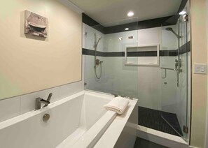 Ensemble douche/baignoire, baignoire à jets