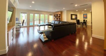 Luxury Carbon Neutral 4-Suite Home w/ Pool, Laundry