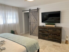 3 chambres, fer et planche à repasser, Wi-Fi, draps fournis