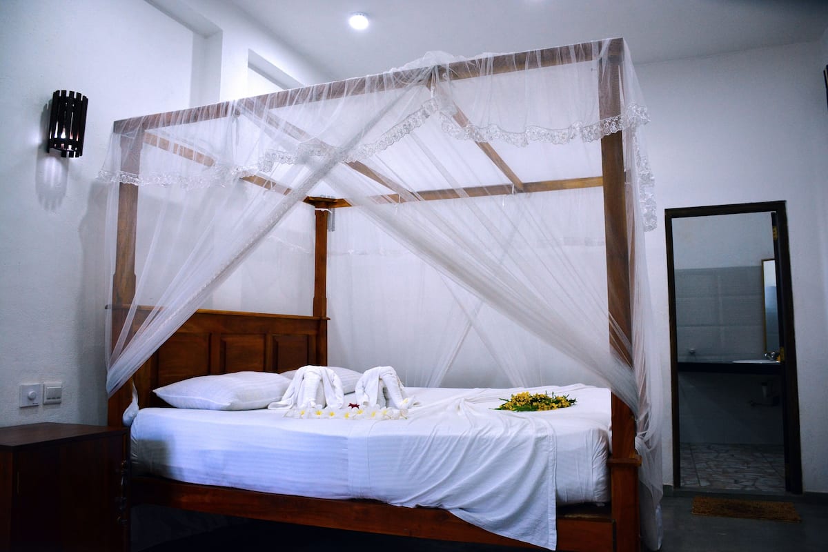 Deluxe Room, 1 Bedroom, Smoking, Garden View | WiFi (free)