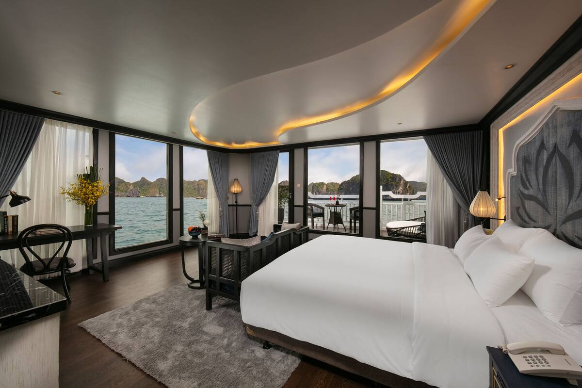 Premium bedding, minibar, in-room safe, desk