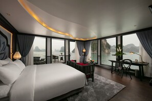 Royal Suite Private Terrace, 2D1N, 3D2N | Premium bedding, minibar, in-room safe, desk - Lapinta Luxury Cruises (Hai Phong)