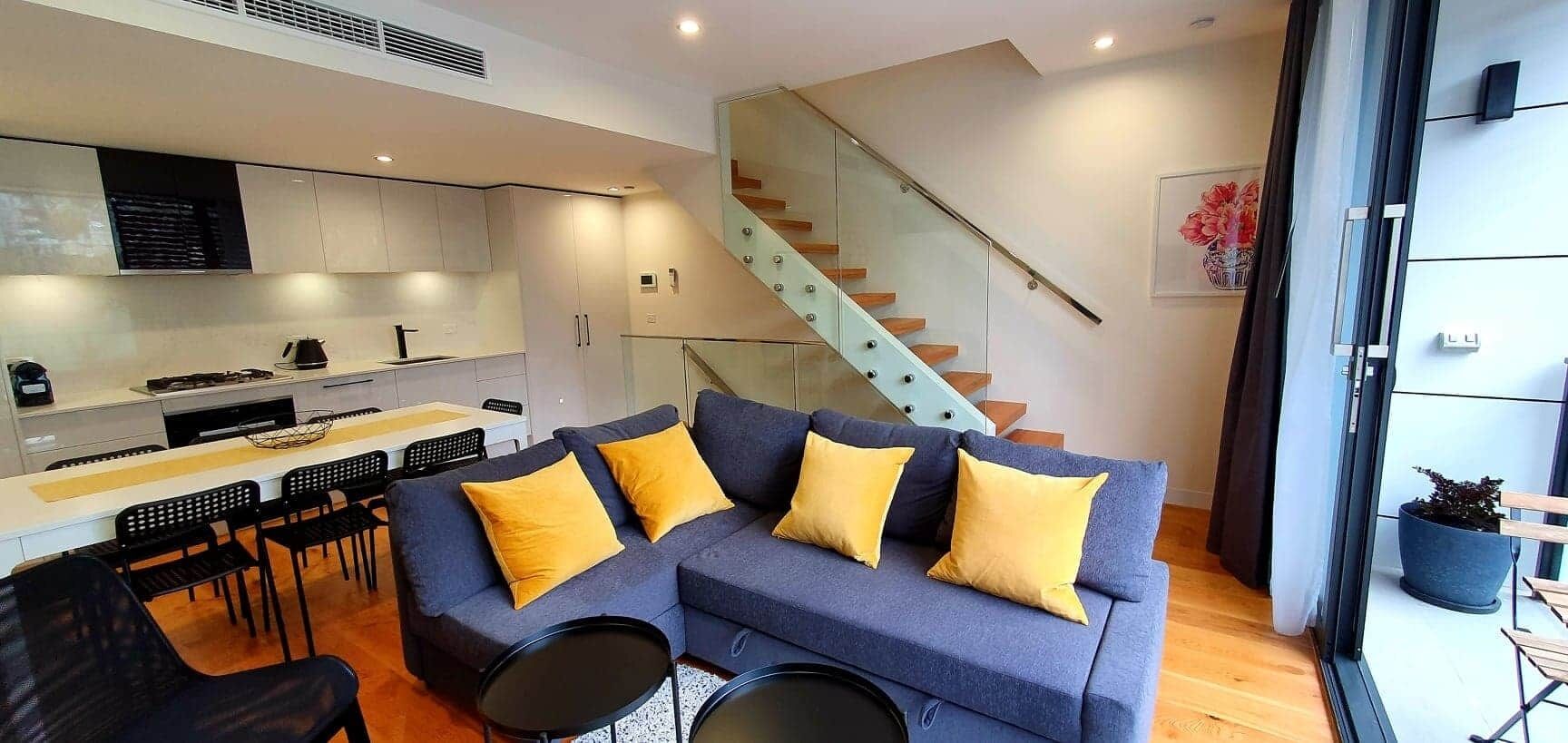 Near  new 3 bedroom residence — image 8