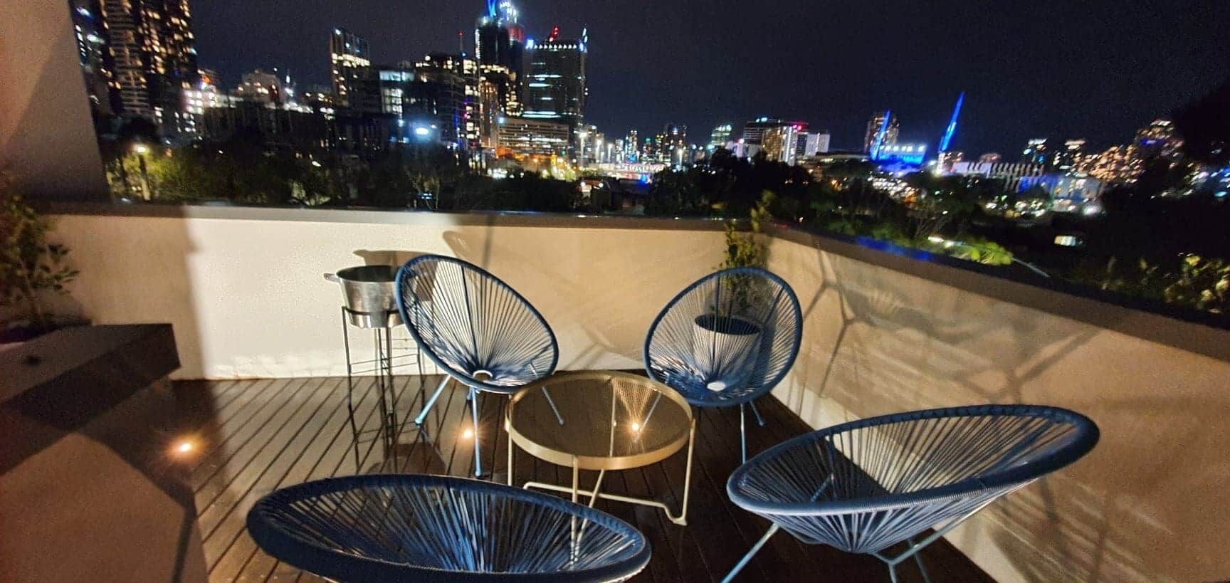 Near  new 3 bedroom residence — image 6