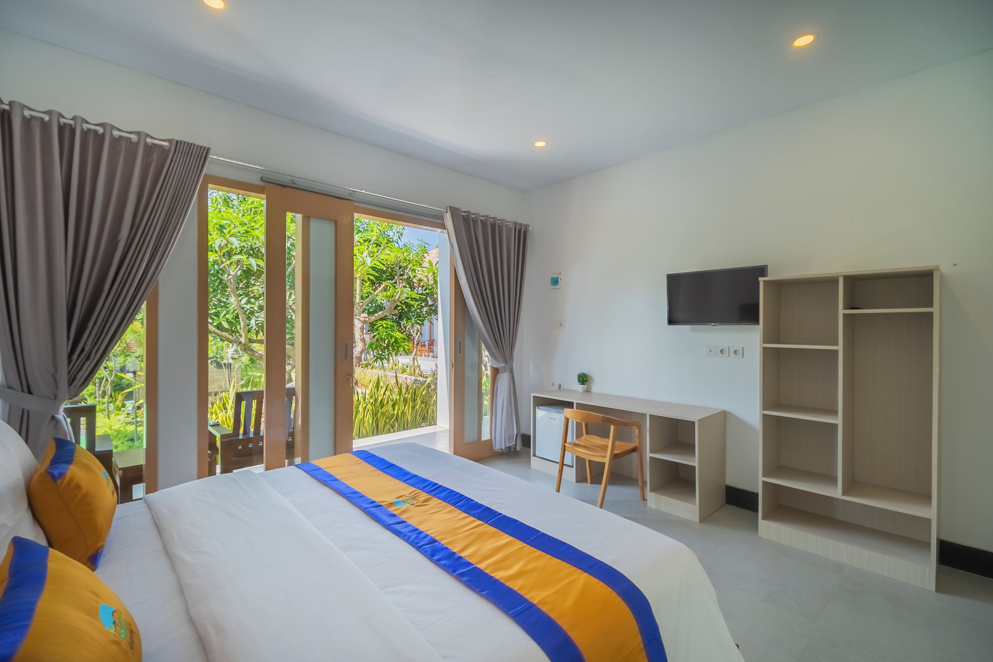 ห้องดีลักซ์, ปลอดบุหรี่, วิวสวน | โต๊ะทำงาน, พื้นที่ทำงานแบบใช้แล็ปท็อป, ห้องเก็บเสียง, เตารีด/โต๊ะรีดผ้า