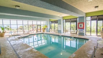 Piscina coperta, una piscina riscaldata