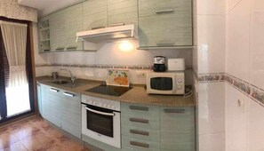 Réfrigérateur, micro-ondes, four, lave-vaisselle