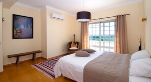 6 bedrooms, iron/ironing board, free WiFi, bed sheets