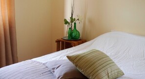 6 chambres, fer et planche à repasser, Wi-Fi gratuit, draps fournis