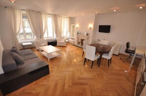 舒適公寓, 1 間臥室 | 客廳 | LED 液晶電視