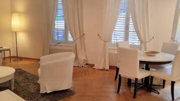 Comfort Apartment, 1 Bedroom | Living room | LED TV