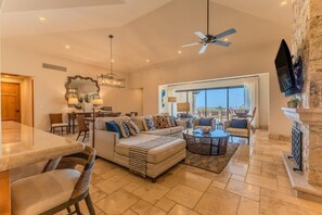 تلفزيون، مدفأة، كرة قدم الطاولة، تنس طاولة