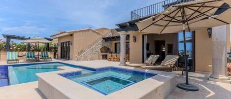 Piscine extérieure, piscine chauffée