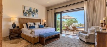 NEW 4-Bedroom Oversized Casita with Pool/Jacuzzi, sleeps 10, spectacular golf  