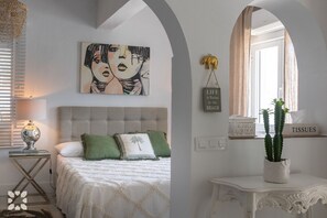 5 bedrooms, iron/ironing board, free WiFi