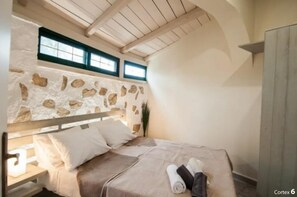 2 bedrooms, in-room safe, iron/ironing board, WiFi