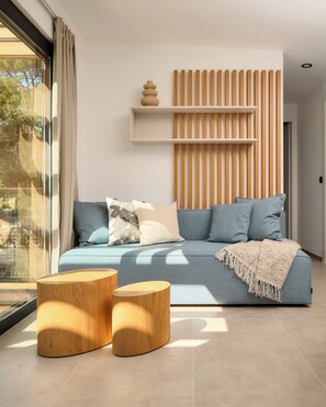 Deluxe Mobile Home, Sea View | Living area