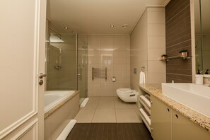 Apartment | Bathroom