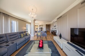 Interior detail - 407 Royal (Cape Town)