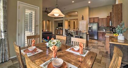 Spacious Surprise Home: 6 Mi to Wildlife World Zoo