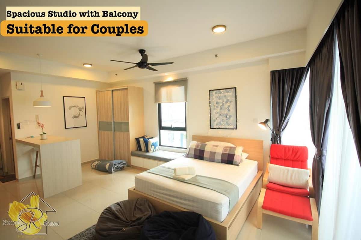 Studio | Blackout drapes, iron/ironing board, WiFi (free), bed sheets
