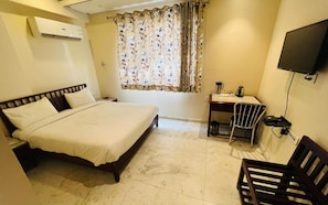In-room safe - The Bayan Elegance (Jaipur)