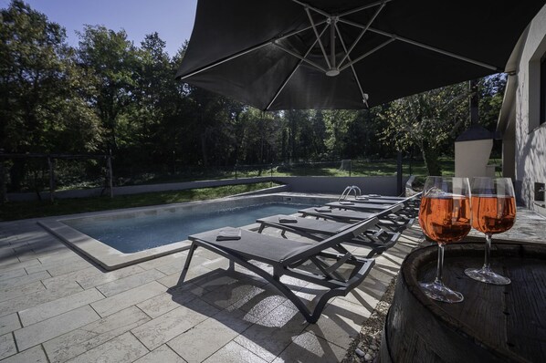Outdoor pool, a heated pool, pool loungers - Villa Cezarina Istria (Kršan)