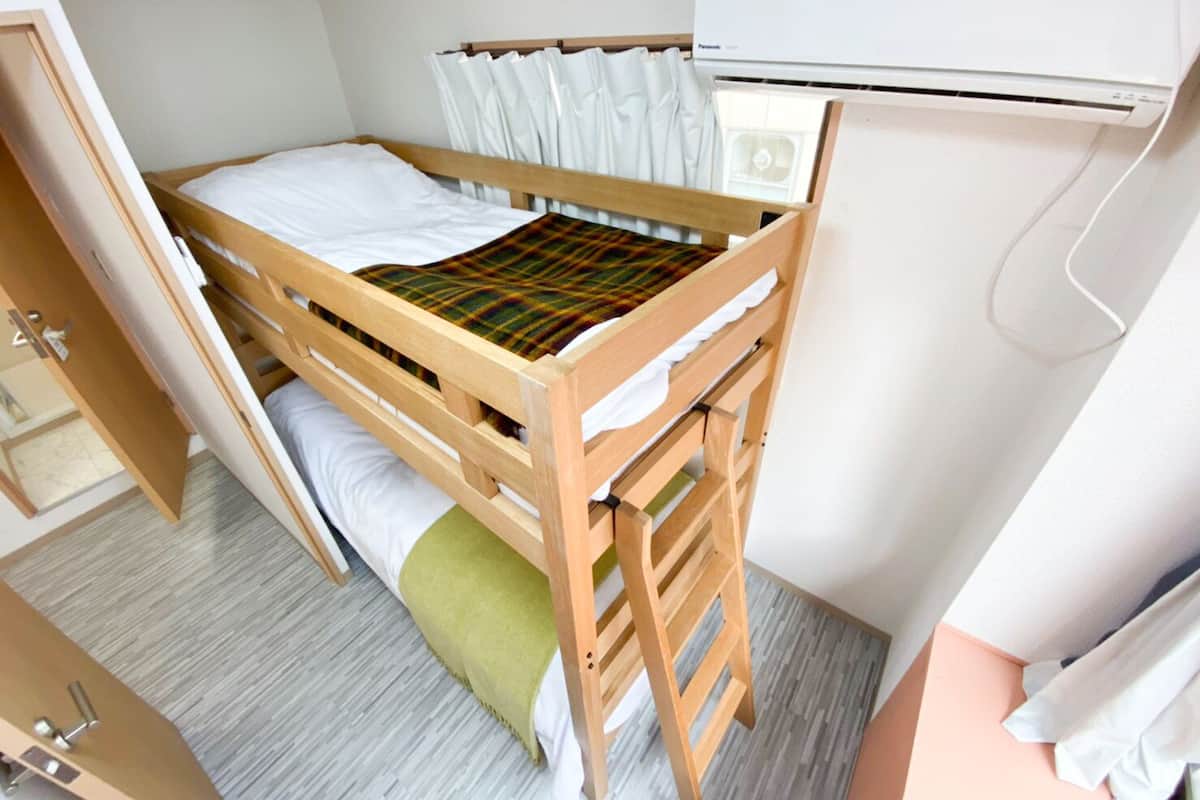 Chambre familiale (2LDK, 402) | Bureau, espace de travail pour ordinateurs portables