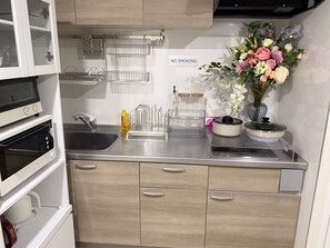 Perhehuone (3LDK, 501, Top Floor, Luxury) | Yksityinen keittonurkkaus | Jääkaappi, mikroaaltouuni, vedenkeitin, riisinkeitin