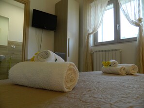 2 bedrooms, WiFi, bed sheets