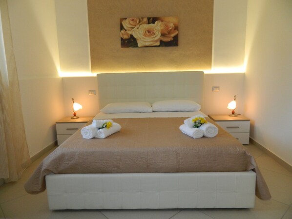 2 bedrooms, WiFi, bed sheets