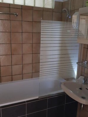 Bungalow, 1 Schlafzimmer | Badezimmer | Dusche, Toilettenpapier