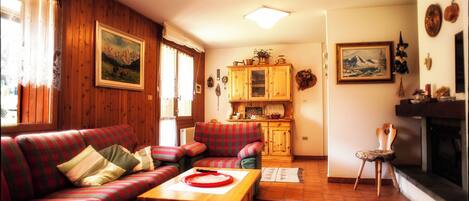 Télévision, cheminée