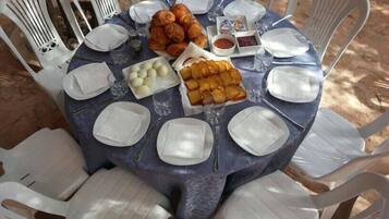 Free daily buffet breakfast