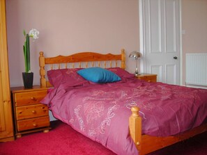 5 habitaciones, tabla de planchar con plancha y wifi