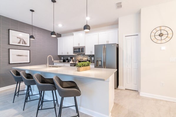 Piano cottura, lavastoviglie, pentole/stoviglie/utensili