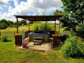 Outdoor spa tub - Agriturismo Il Poderino (Bibbona)