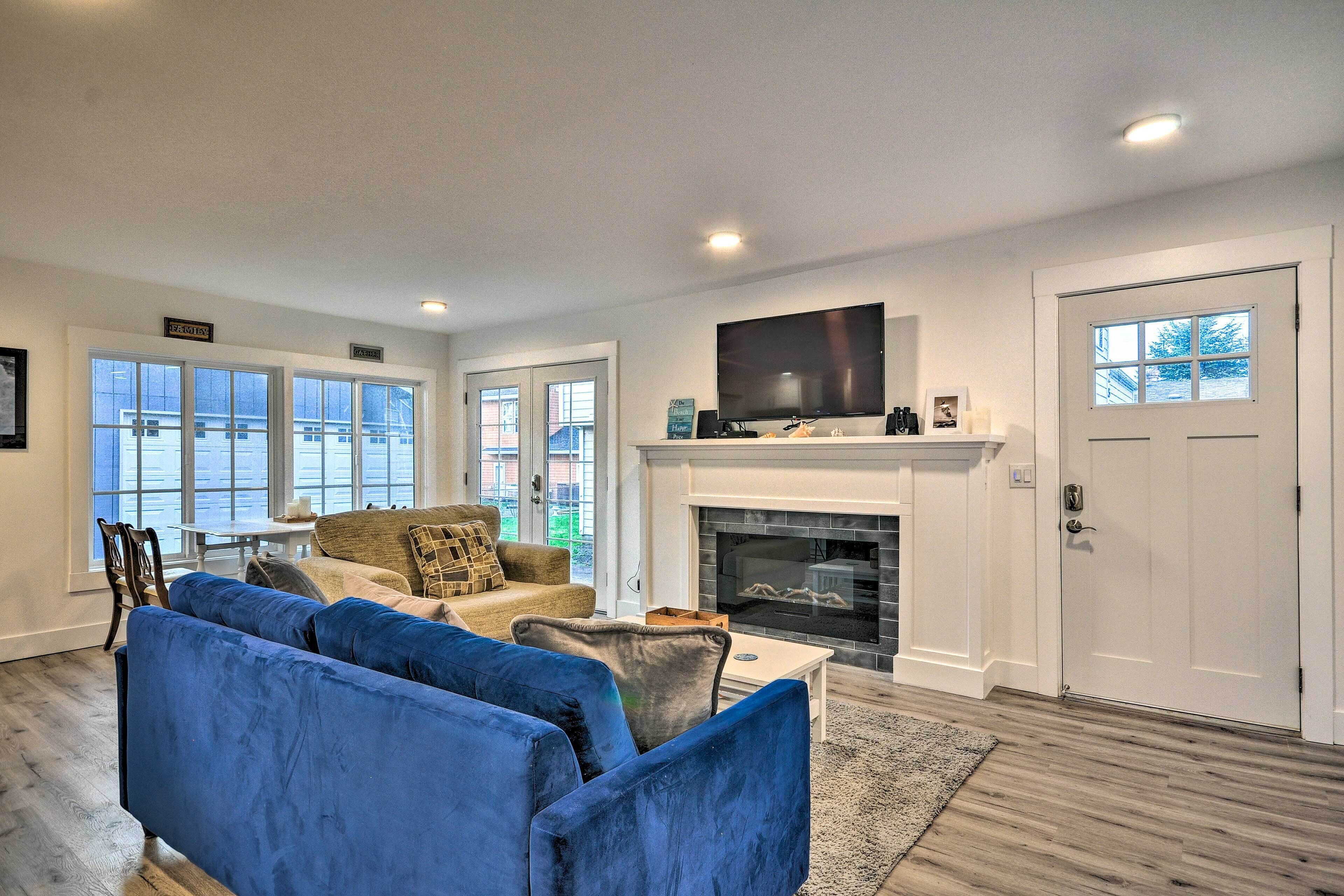 Modern Oregon House - 1/2 Mi From Rockaway Beach!