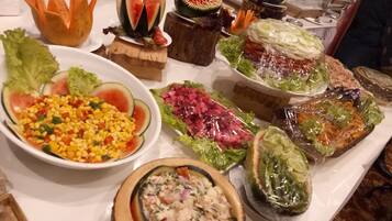 Petit déjeuner continental (350 INR par personne)